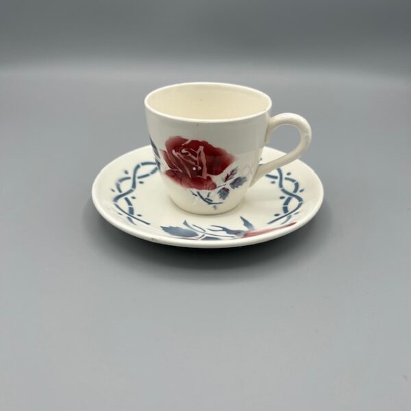 Tasse à café Digoin Sarreguemines Janine avec soucoupe. Pièce rare en excellent état, idéale pour collectionneurs et amateurs de faïence vintage
