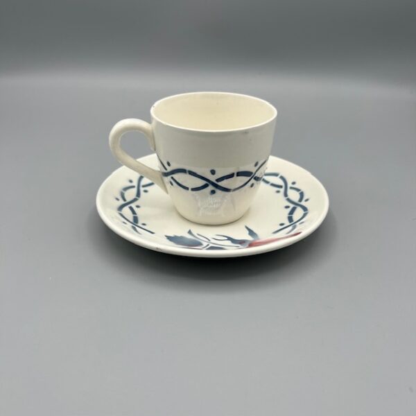 Tasse à café Digoin Sarreguemines Janine avec soucoupe. Pièce rare en excellent état, idéale pour collectionneurs et amateurs de faïence vintage